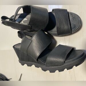 Sorel sandals 7.5